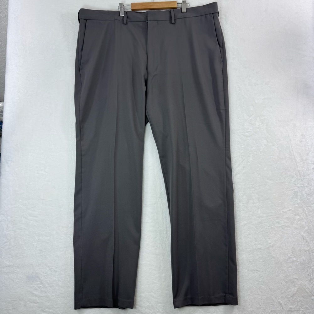 Haggar Essentials Classic Fit Mens Gray Flat Front Dress Pants Size 42X32